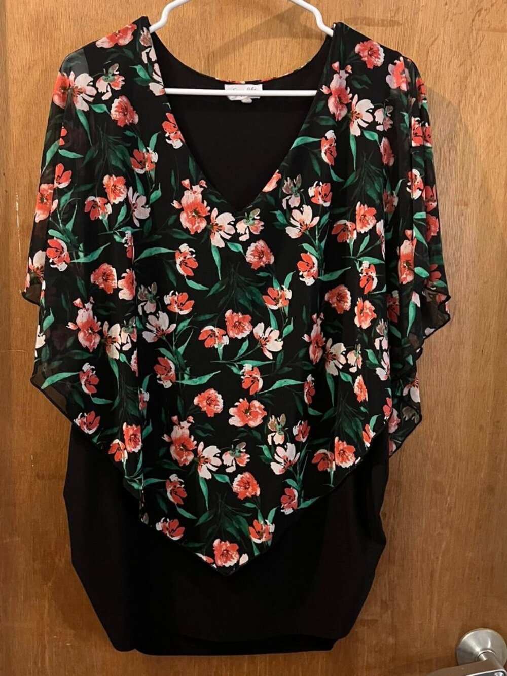 Size 1X - Siren Lily - Black and Pink Floral Flowy Blouse